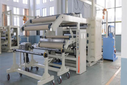 高效自动化 热销轻泥与橡皮泥水平分装机的全自动包装解决方案